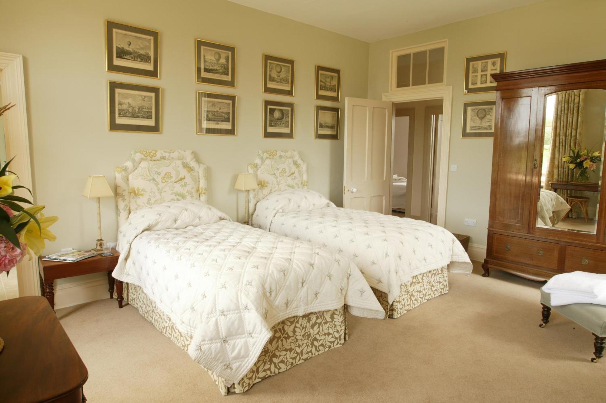 Overtown Manor Bed And Breakfast Swindon Exterior foto