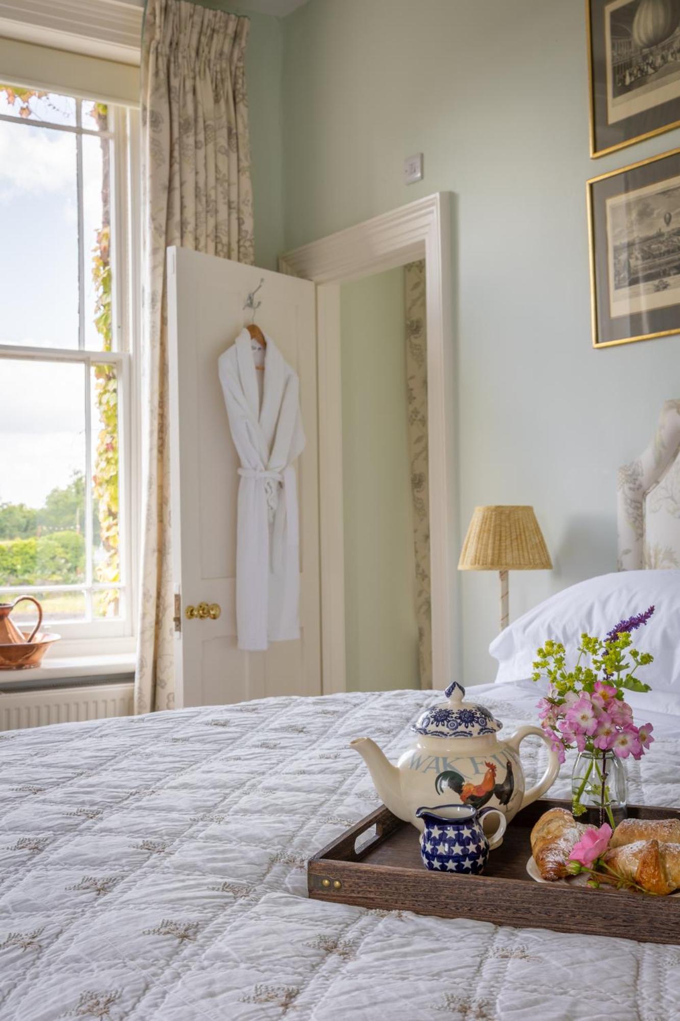 Overtown Manor Bed And Breakfast Swindon Exterior foto